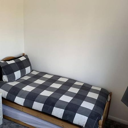 5 Bedroom House With Outdoor Space Upminster Bagian luar foto